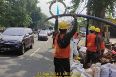 Pemasangan-Pipa-HDPE-Diameter-63-mm-di-Kelurahan-Pondok-Bambu-–-Proyek-SPAM-Jatiluhur-Hilir-2