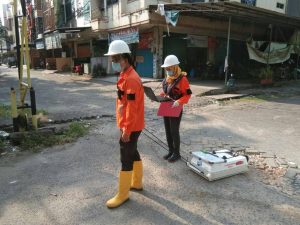 Penggunaan Ground Penetrating Radar (GPR) di lapangan.